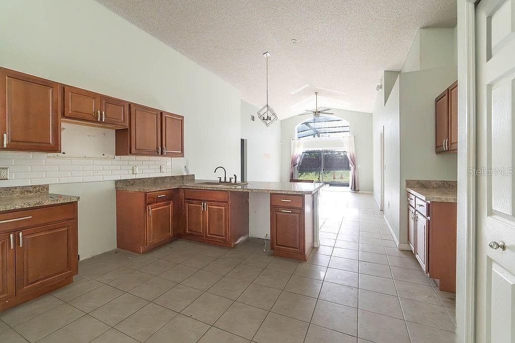 1008 Casterton Cir, Davenport, FL 33897 - Thumbnail 4