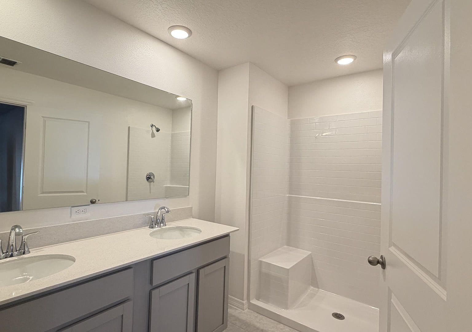 13 Bradford Ct, Kissimmee, FL 34759 - Thumbnail 2