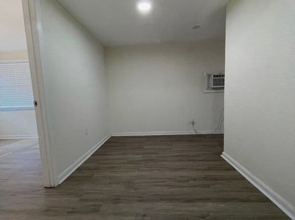 2200 E Bird St #D, Tampa, FL 33604