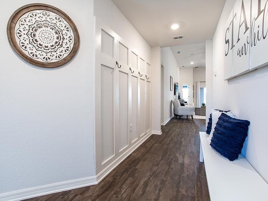 6389 Evergreen Meadows Dr, Lakeland, FL 33810 - Thumbnail 2