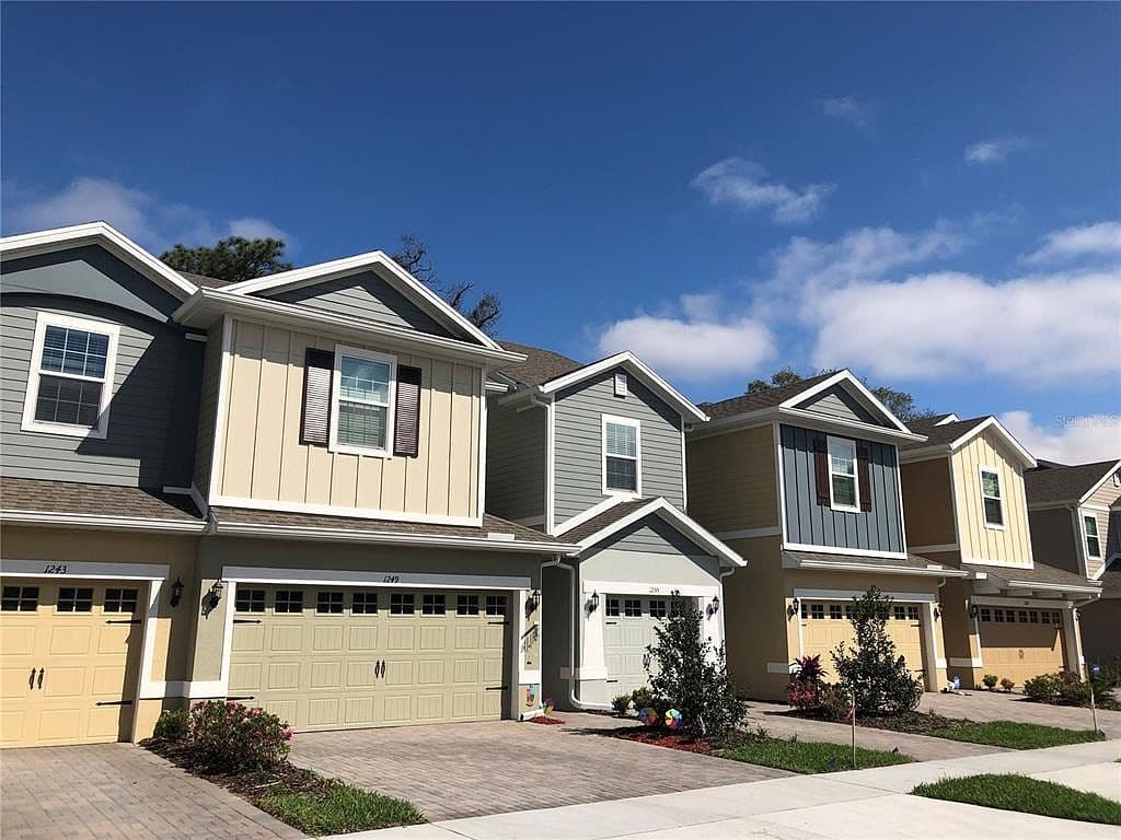 1003 E 10th St, Apopka, FL 32703