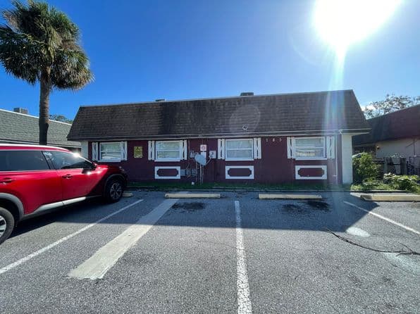 185 Fulton St NE APT 3, Largo, FL 33771