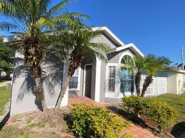 2451 Harbor Town Dr, Kissimmee, FL 34744