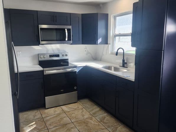 2825 Willow Ave #A, Largo, FL 33771