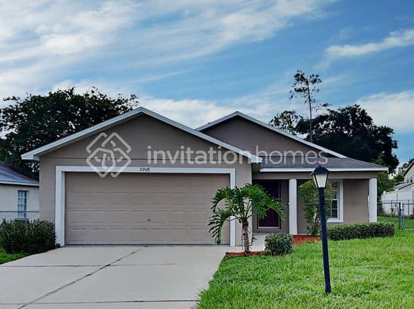 3248 Grand Pines Dr, Lakeland, FL 33810