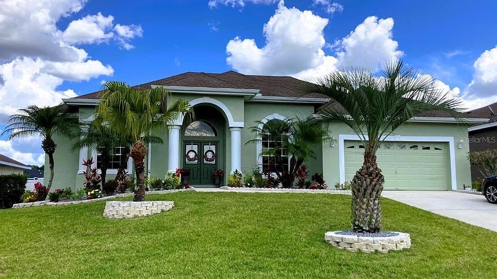 6744 Hartsworth Dr, Lakeland, FL 33813