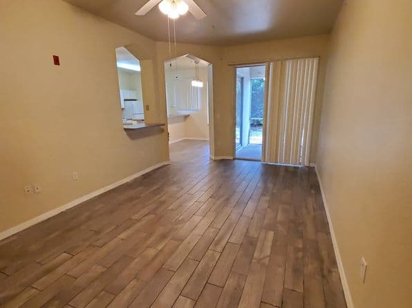 5035 Sunridge Palms Dr APT 103, Tampa, FL 33617