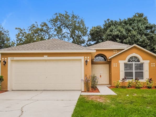 6922 Crown Lake Dr, Gibsonton, FL 33534