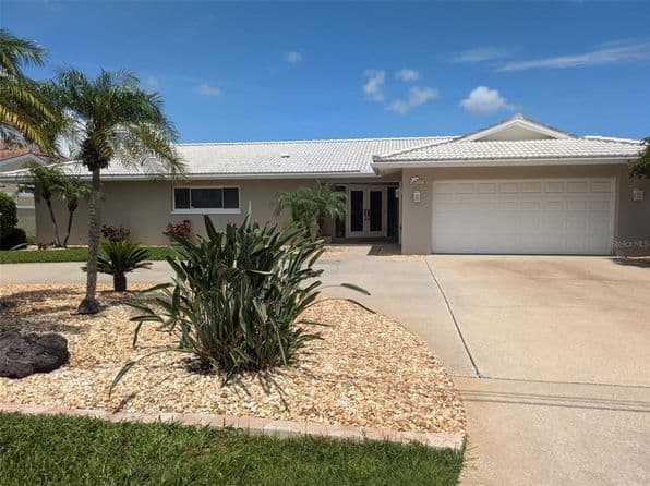 212 Poinciana Ln, Largo, FL 33770