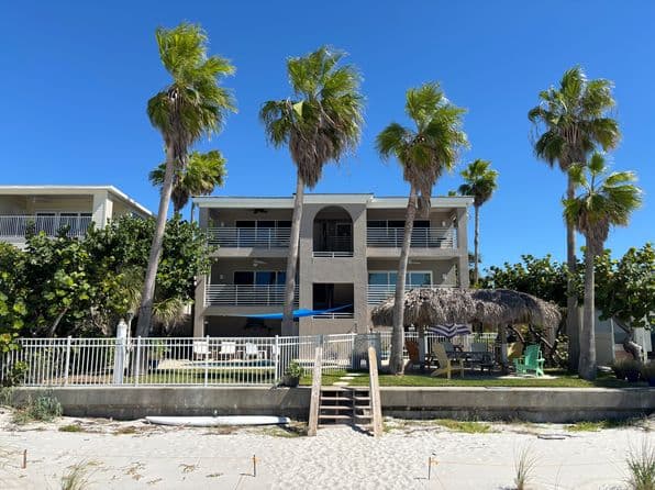 2106 Beach Trl APT 2, Indian Rocks Beach, FL 33785