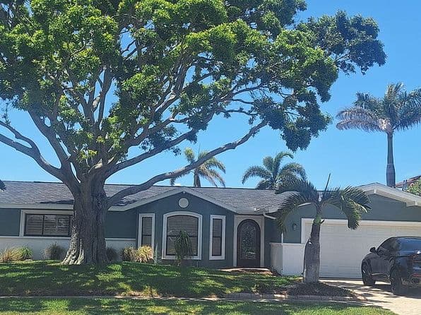 440 Palm Is SE, Clearwater, FL 33767