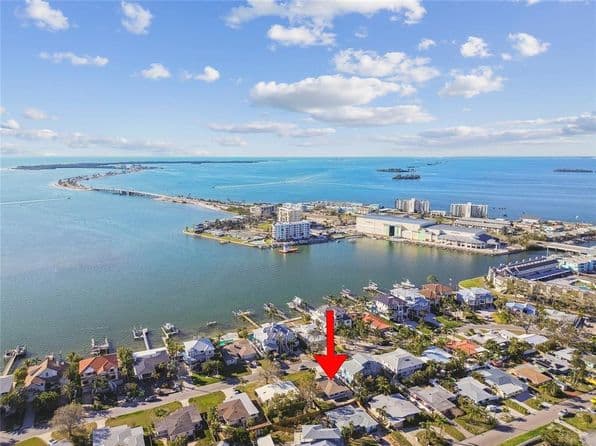 2451 Baywood Dr W, Dunedin, FL 34698